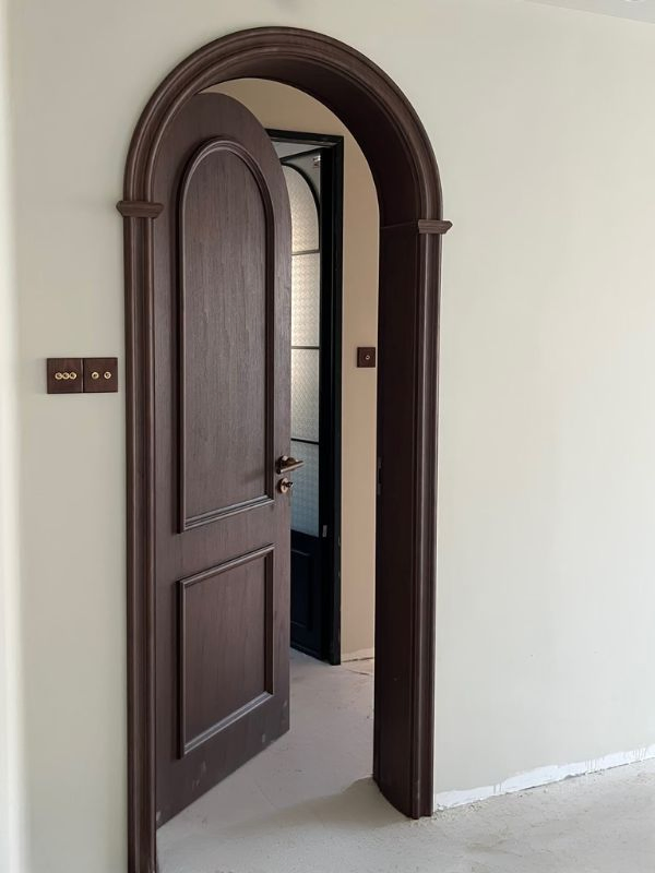 Square North American Black Walnut Veneer Solid Wood Trendy Interior Wood Door