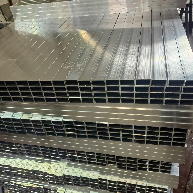 Precision-Cut Aluminum Rectangular Tubes for Display Stands
