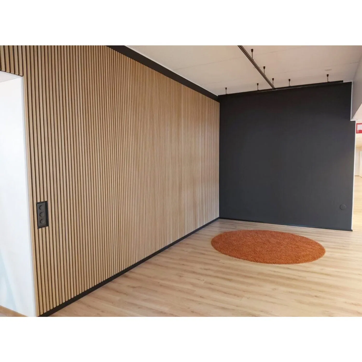 Akupanel Eco-Friendly Sound Absorption Slatted Wood Veneer MDF Wood Slat Acoustic Panels