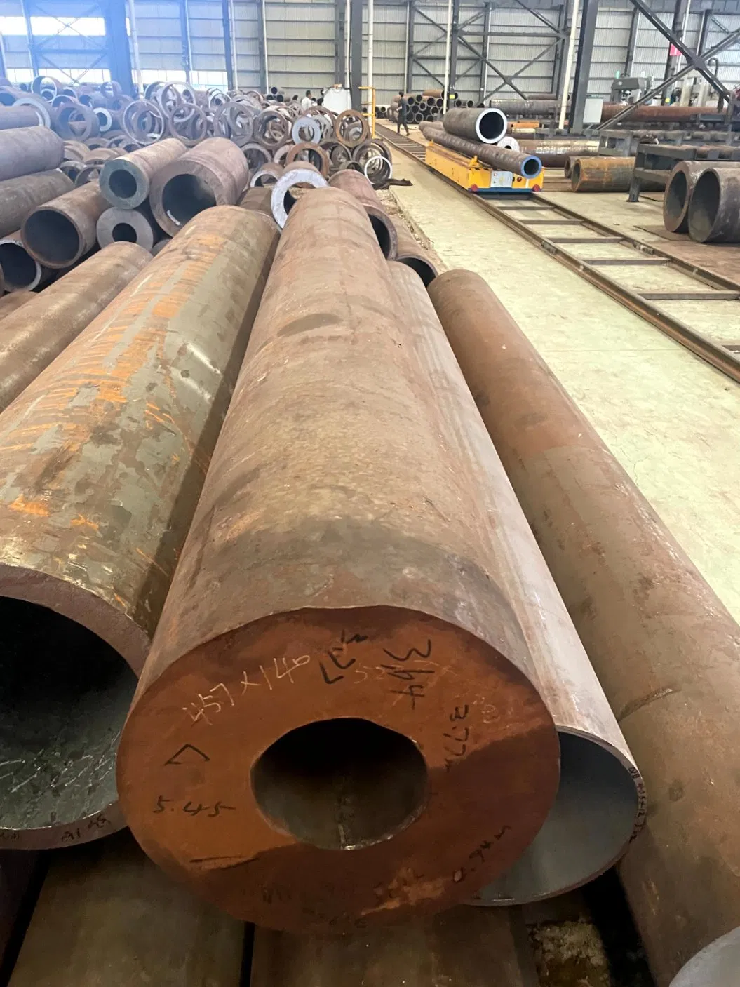 Ultra-Durable Carbon Steel Seamless Thin-Length Pressure-Proof Corrosion-Resistant Medium-Diameter Smooth Pipe