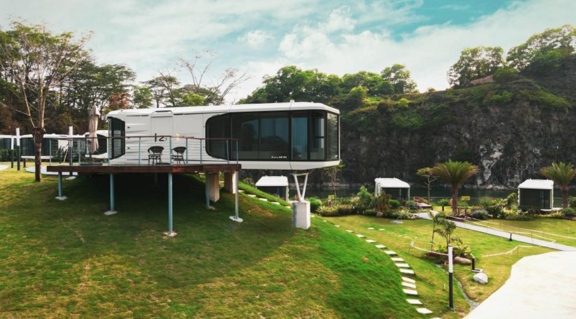 2025 Movable Solar Home Luxury Tent Hotel Camp Capsule Modular Container Apartment Prefab House