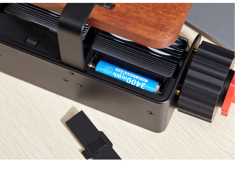 Vintage Style Digital Page Turn Adjustable Silent Quartz Movemen Desk Clock