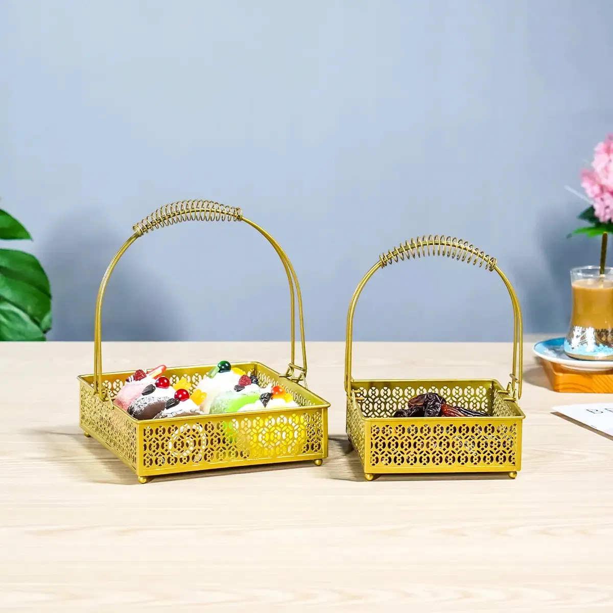 Iron Decorative Baskets Golden Fruit Platter Snack Storage Tray