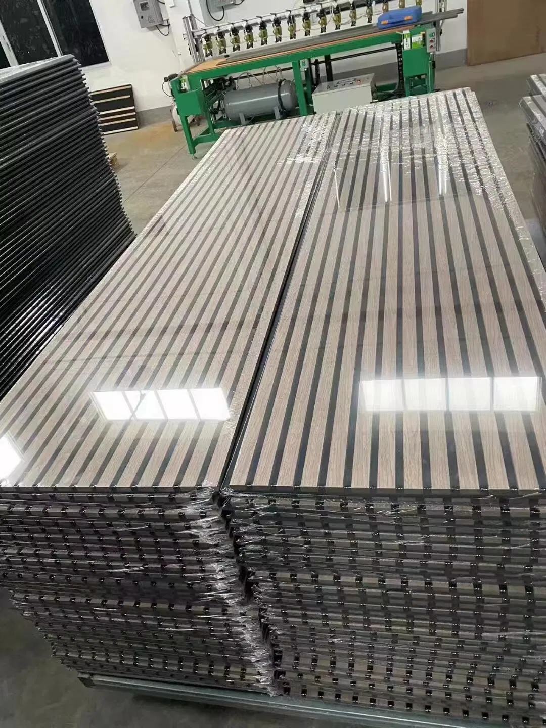 Soundproof Ceiling Panel with Technical Wood Veneer and MDF for Noise Reduction