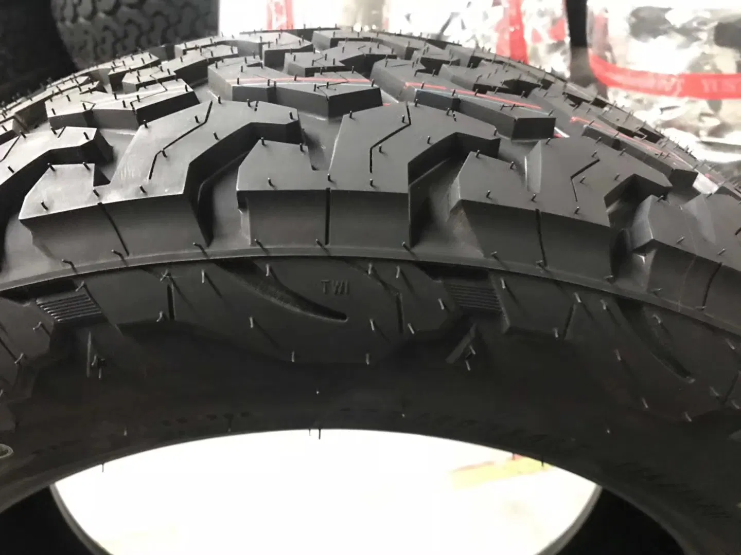 Шины внедорожные всесезонные ROYO White Letter M/T