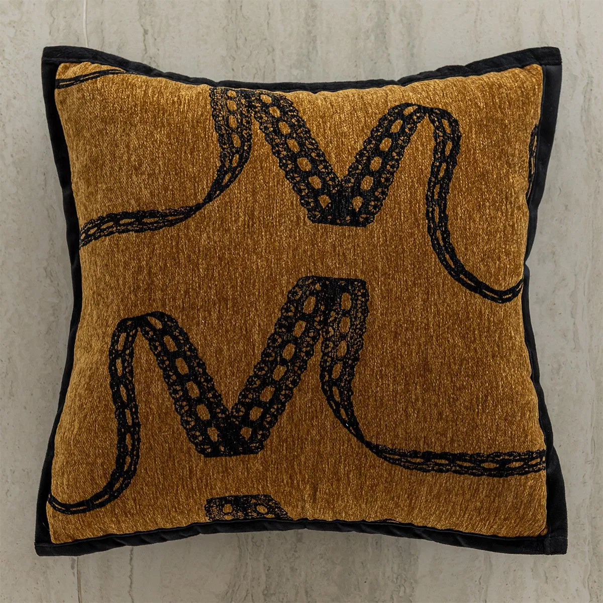 Classic Black Panther Chenille Jacquard Pillow Cover Wholesale Soft 45X45 Pillow Cases Cushion Cases