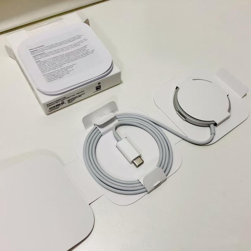 Ultra-Magnetic 15W Portable Wireless Charger with Type C Cable Mini Pd Input for iPhone 9V/2A Magsafe Charger