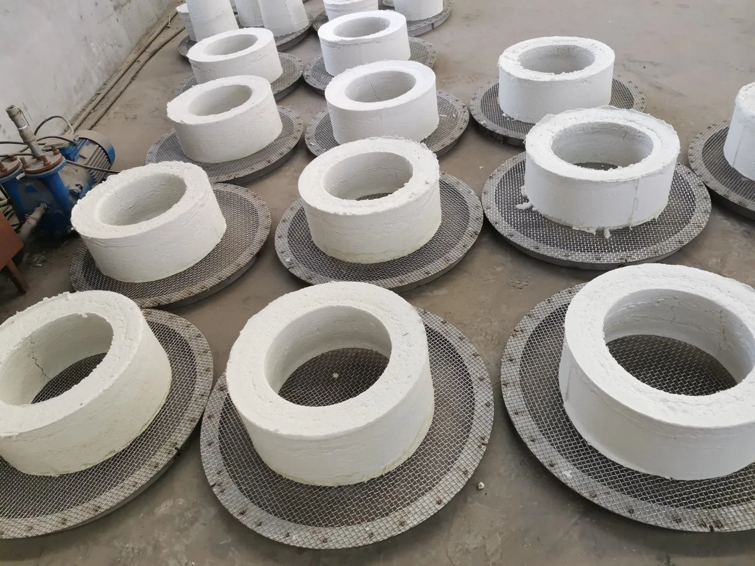 Calcium Silicate Tube Shell Insulation Tube Shell Ceramic Wool Pipe Shell Fire Proof Insulation Thermal Insulation Building Materials