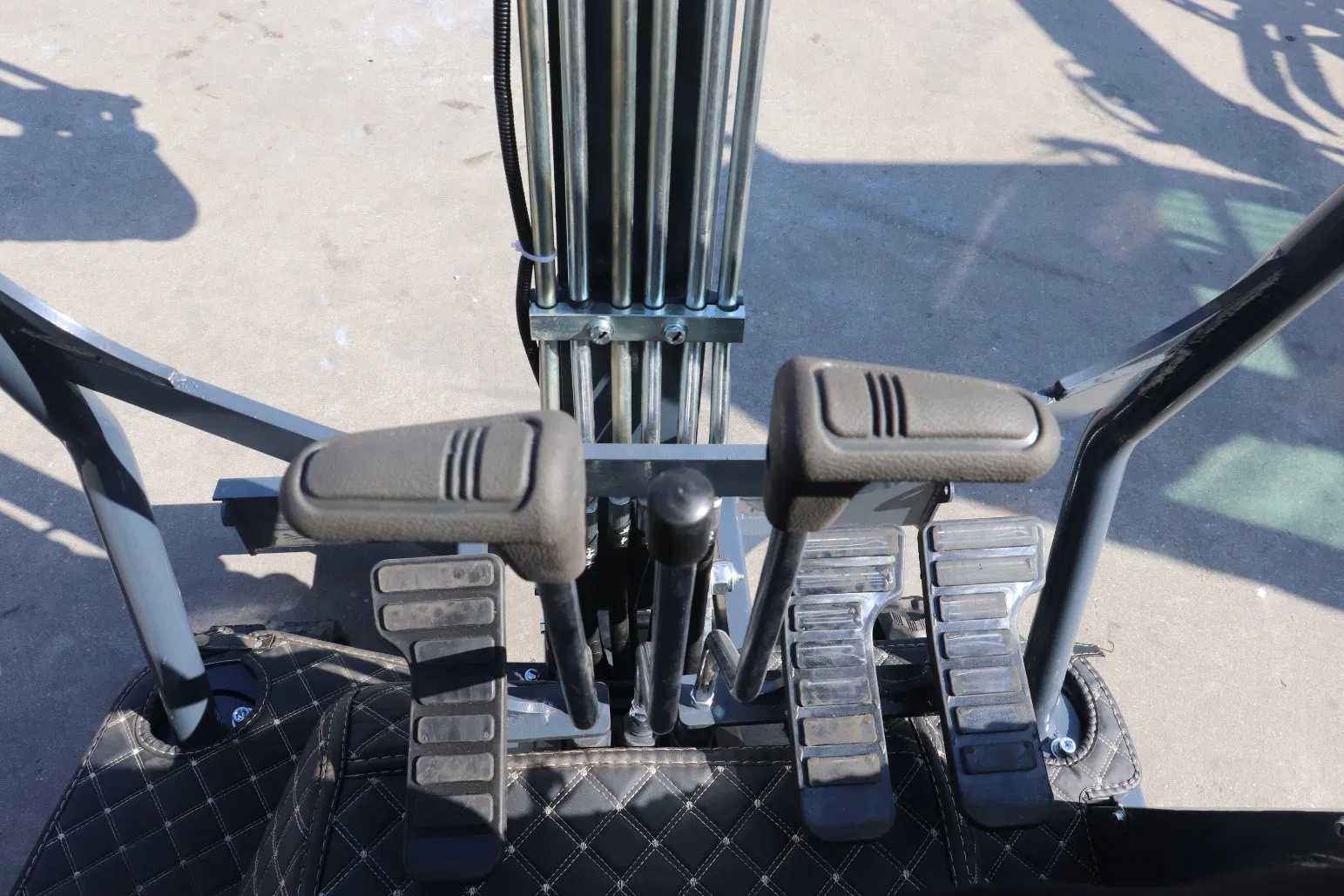 Chinese Free Shipping Mini Excavator 1.7ton with a Best Price