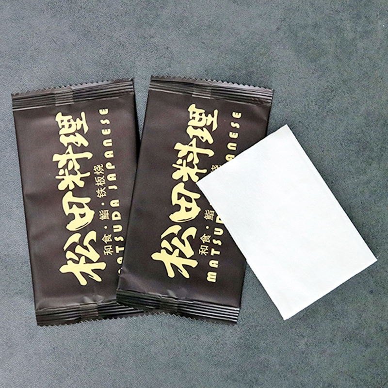 Custom Printing Single Piece Wet Tissue Wipes Hotel Restaurant Nonwoven Mini Individual Packaging Cleaning Wet Wipe
