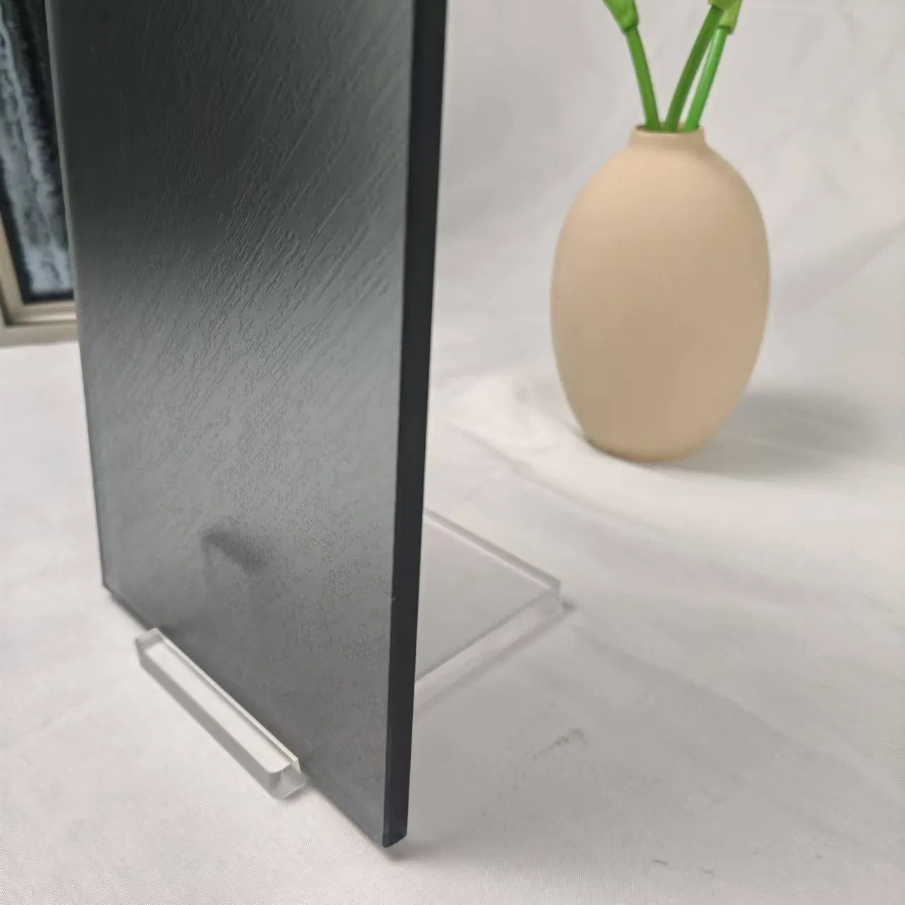 Acid-Teched Glass Panels for Enhanced Durability and Clarity