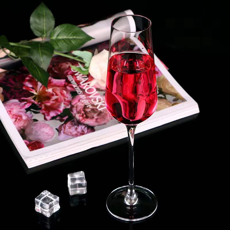 Elegant Burgundy Wine Glass Set for Upscale Gatherings