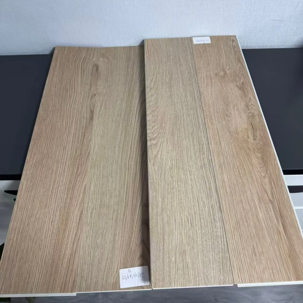 915*150mm Eco-Friendly Fireproof Plank Wood Vinyl Spc Flooring