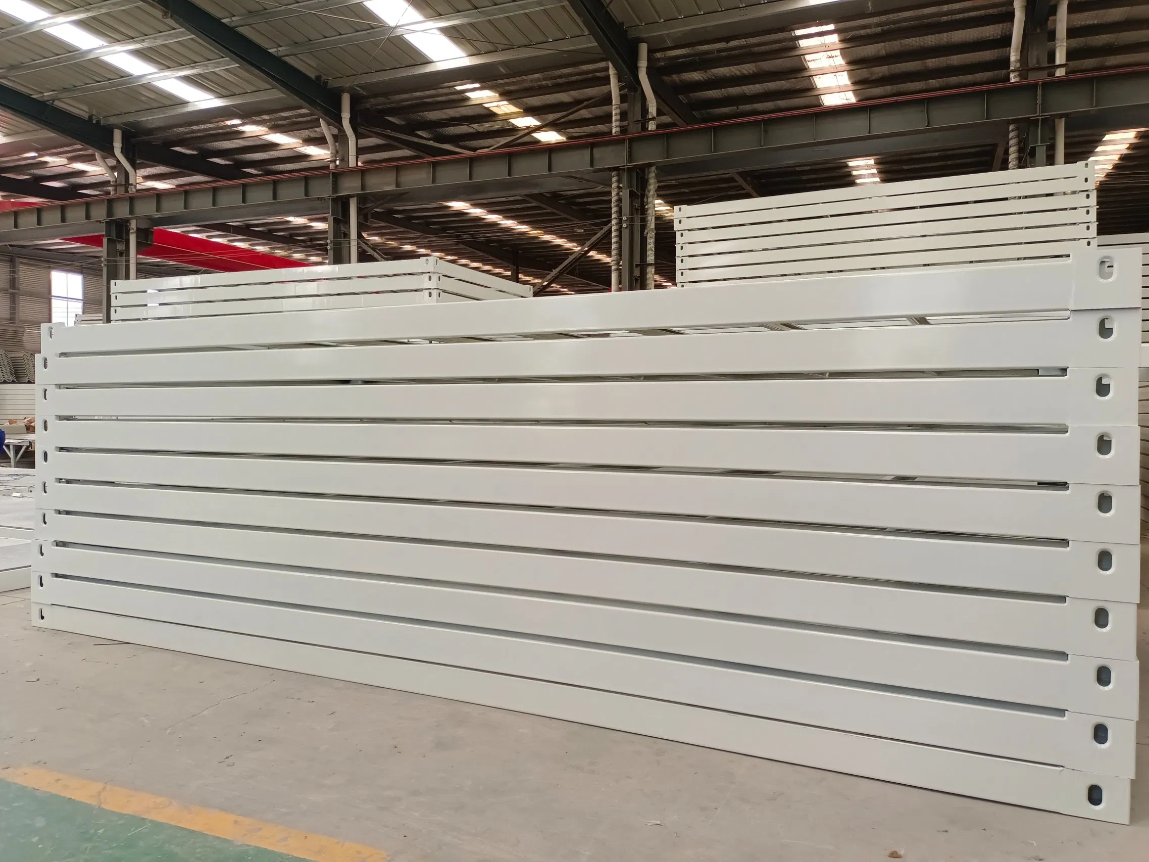Factory Low Price Container House Flat Pack Modular Prefab Container Home Used in Hotel Hospital Resort Mobile Rooms