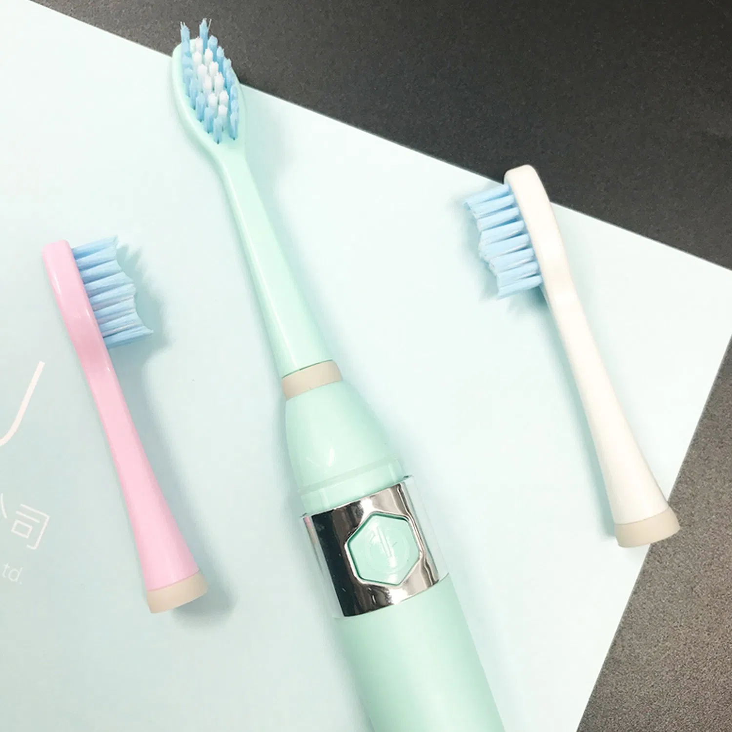 OEM Portable Slim Lipstick Design Battery Operated Waterproof Sonic Electric Toothbrush