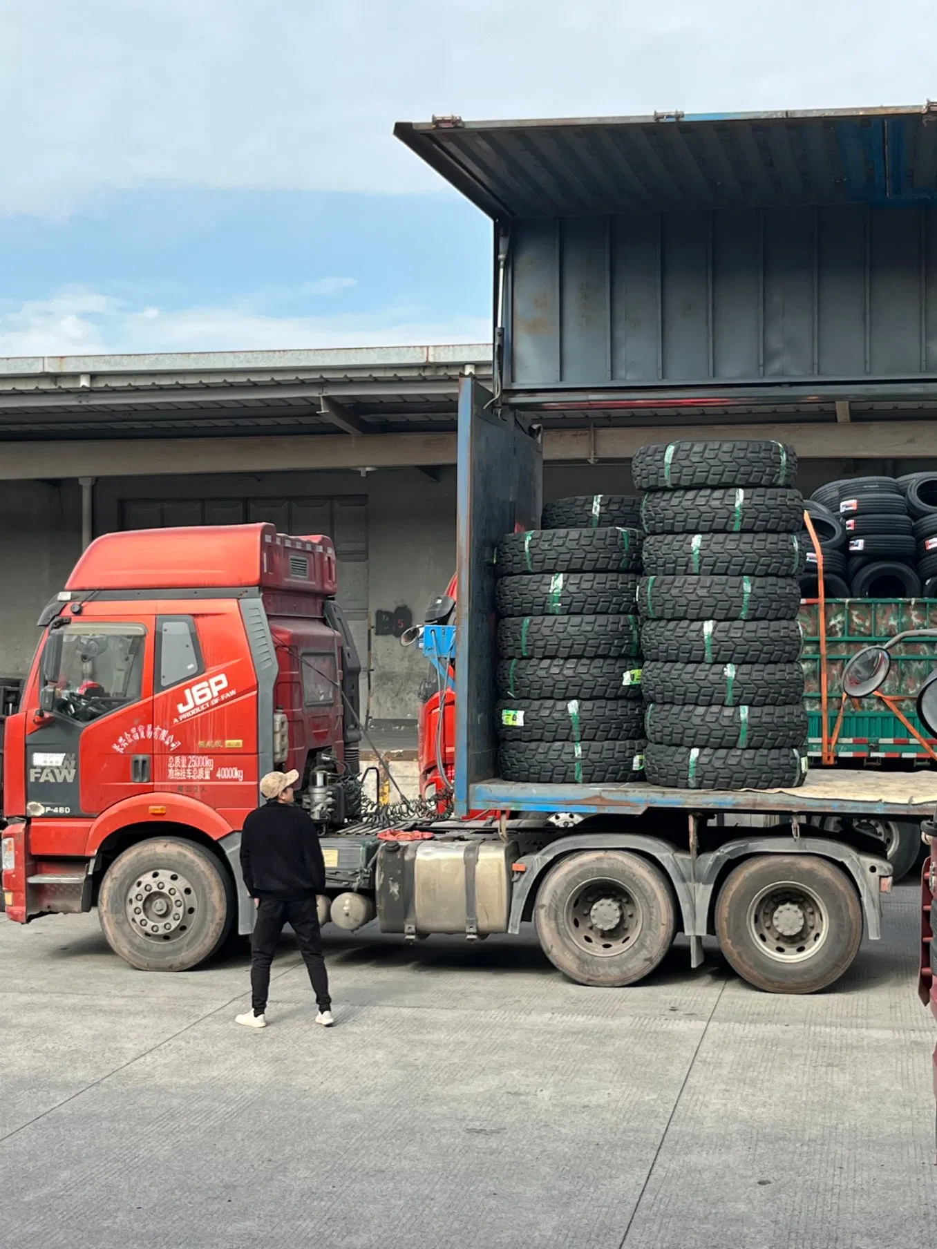 Chaoyang CS100 315/80 R22.5 18PR Impact-Resistant Engineering Machinery Tire