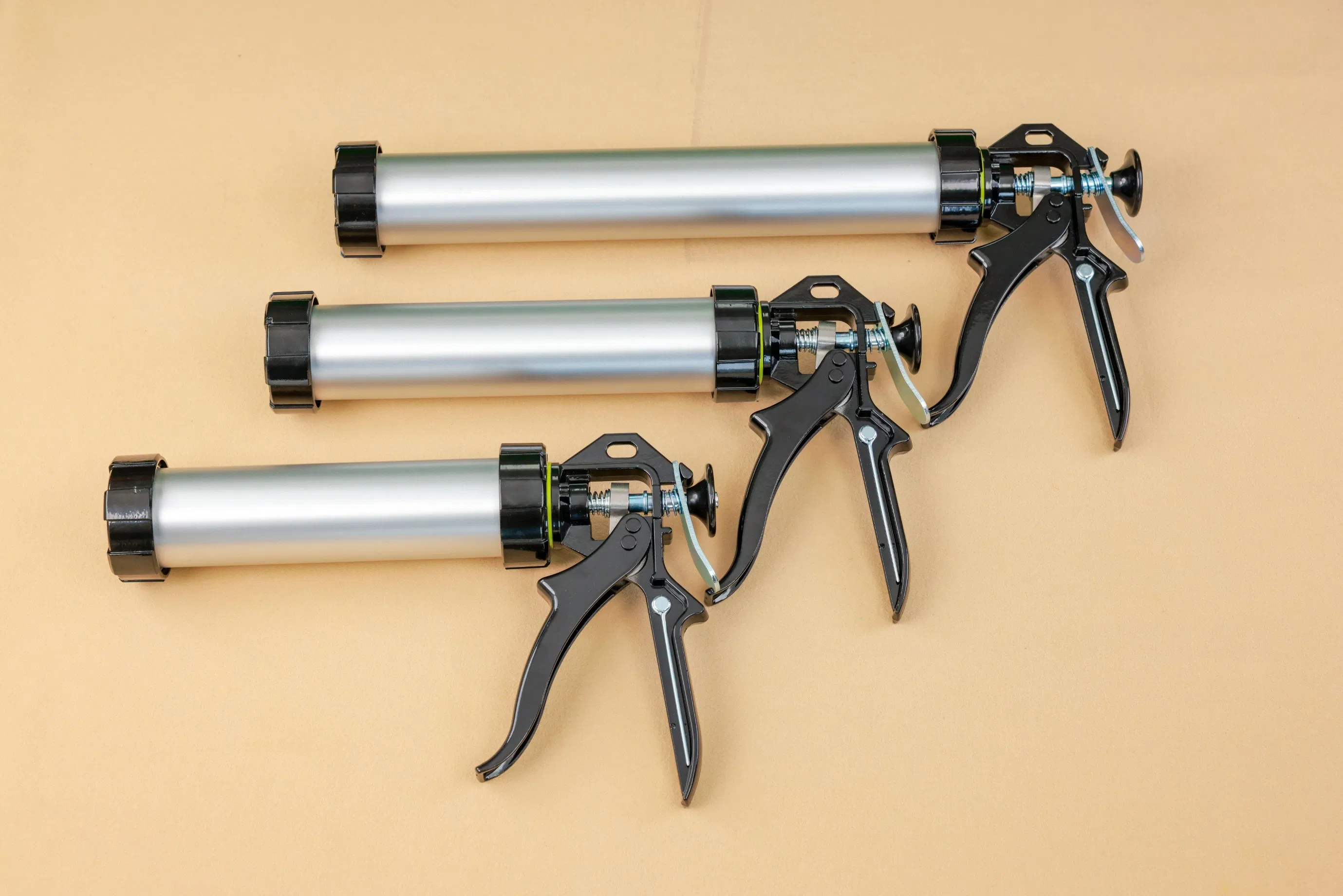 Precision Drip Control Caulking Gun for Smooth Applications