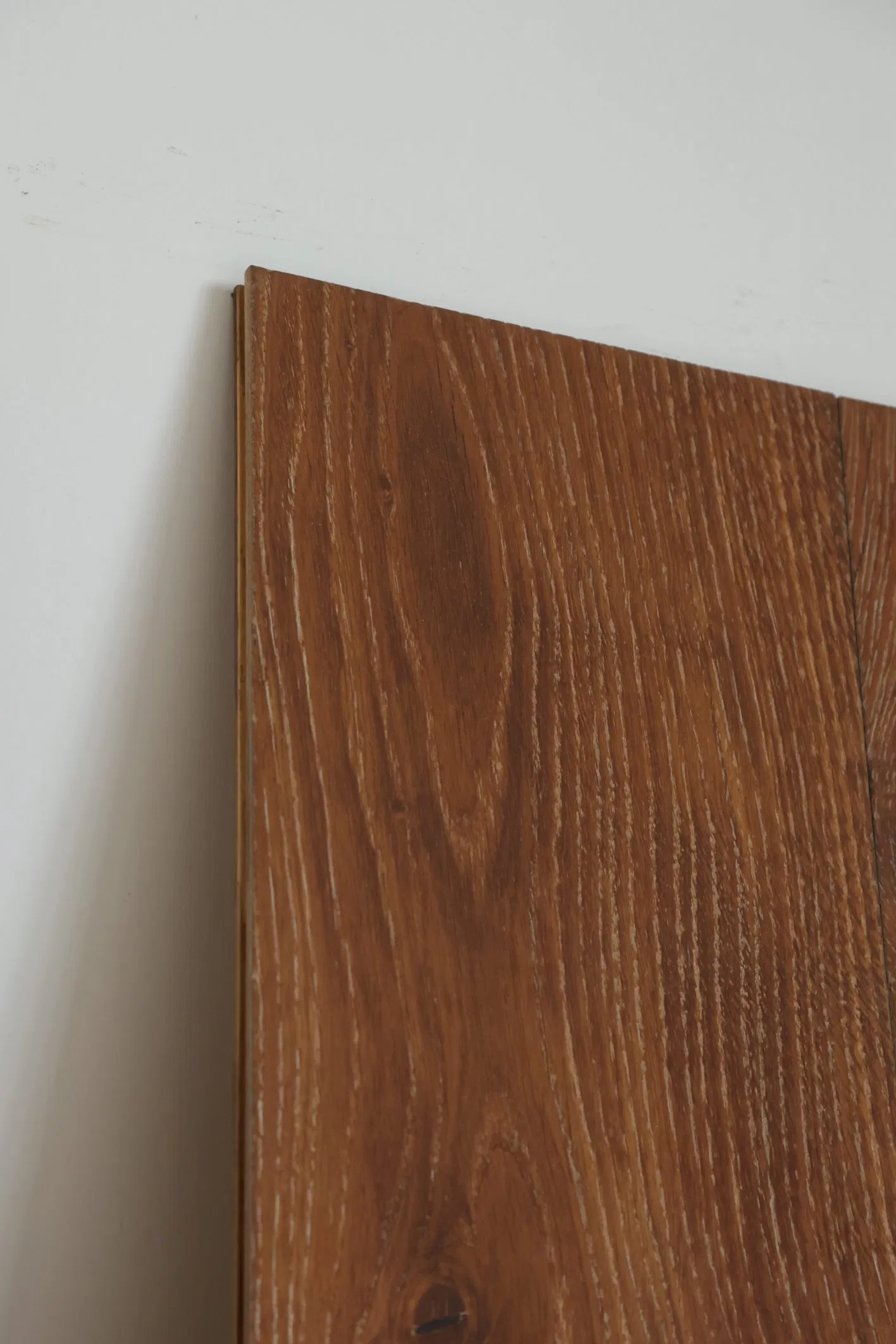 Инженерная дубовая доска AC4 12мм для интенсивного использования