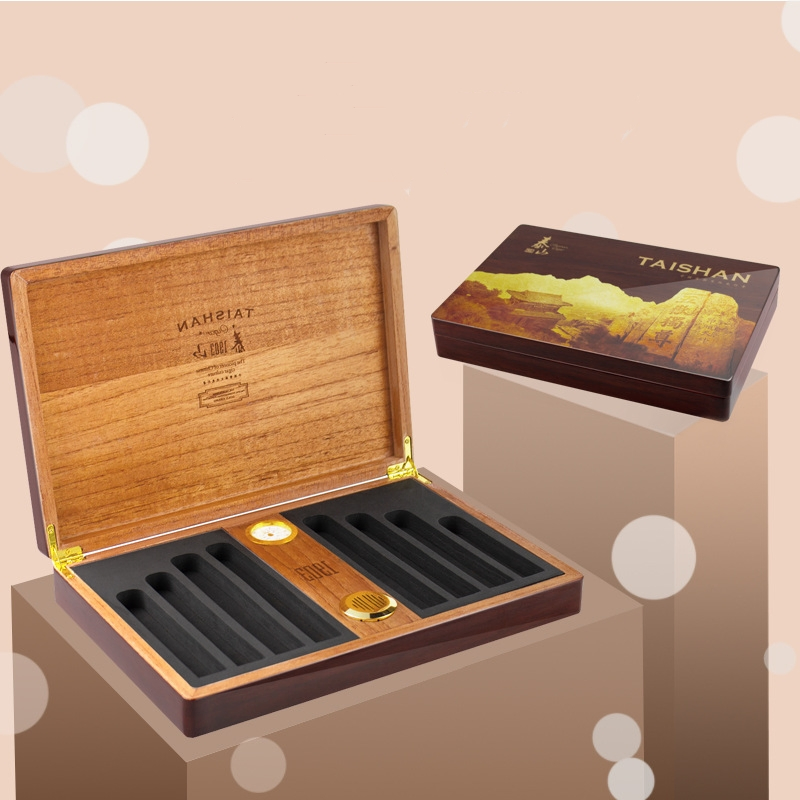 High-Quality Custom Painting Camphorwood Cigar Humidor Box