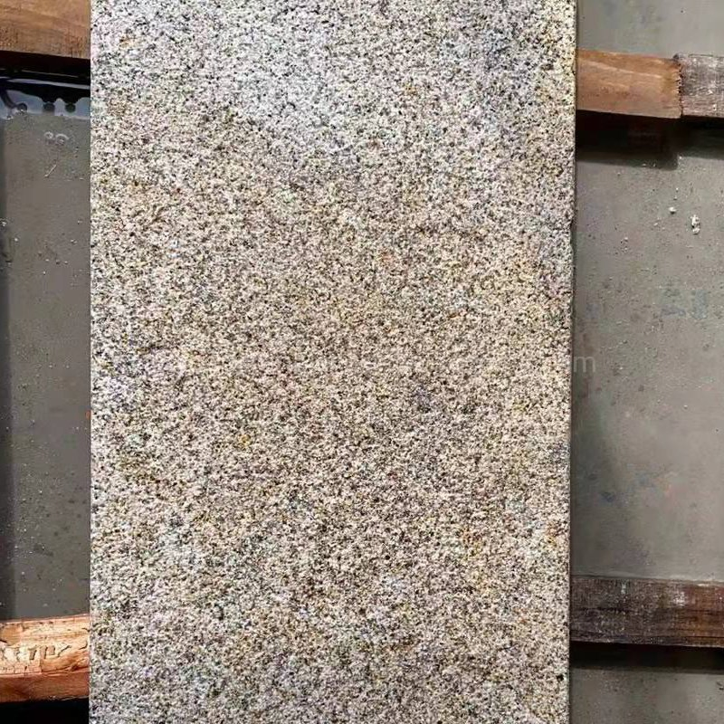 China Yellow G682 Sunset Rust Gold Granite Wall Tiles in Flamed Surface