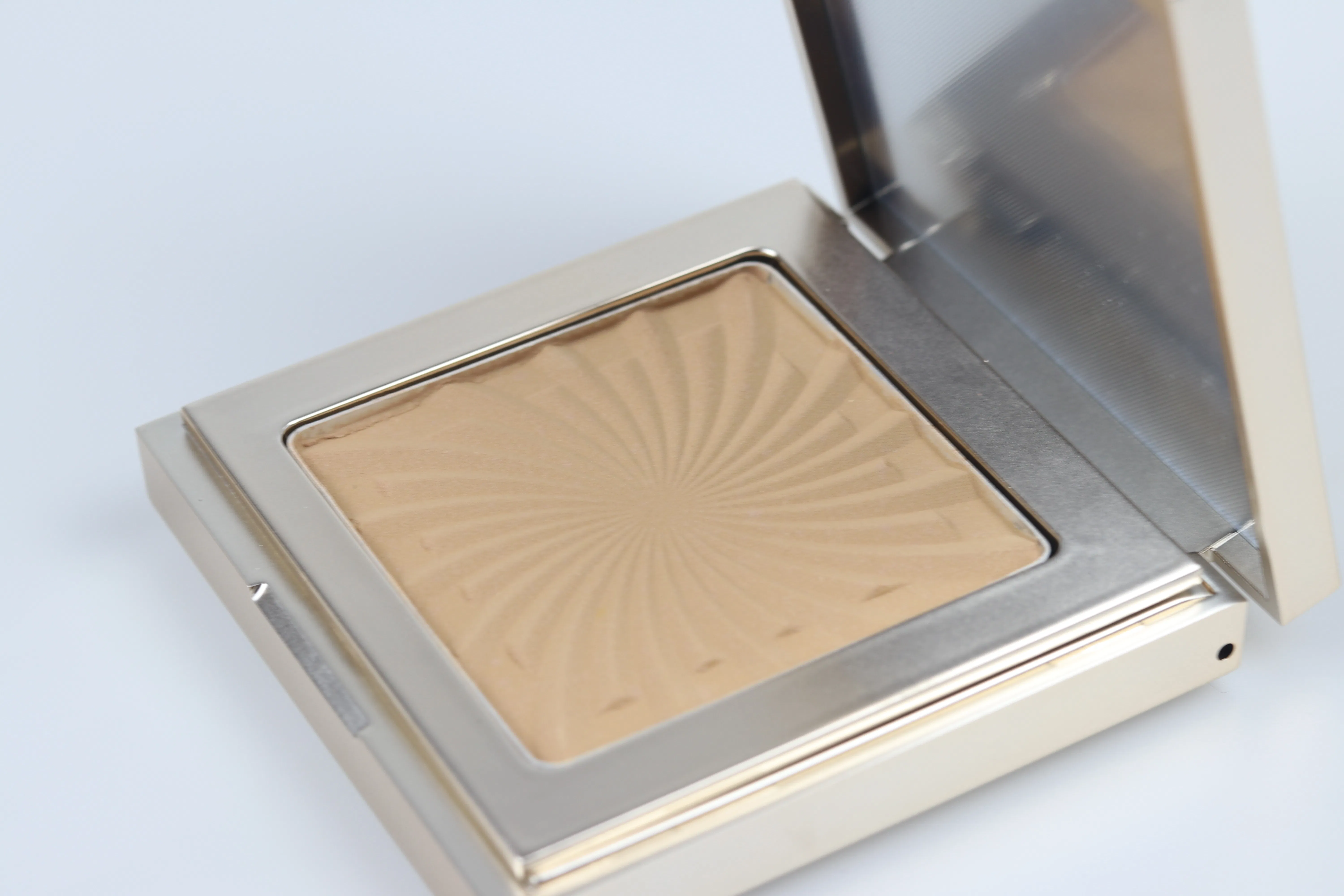 Premium Mattifying Face Powder for Oily and Combination Skin