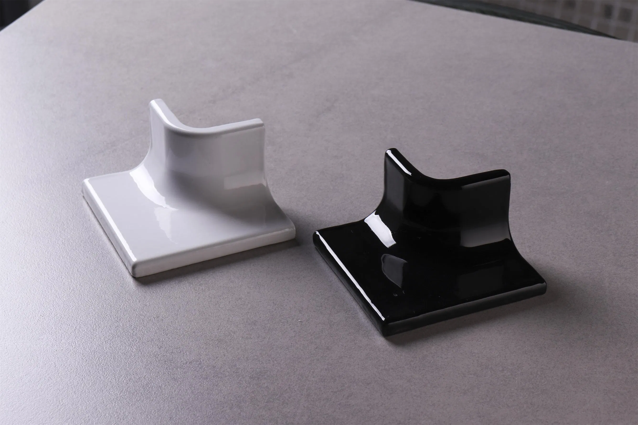 Foshan Factory Brick, Tile & Accessories Inside Corner Tile Trim 80*80mm Covebase Skirting