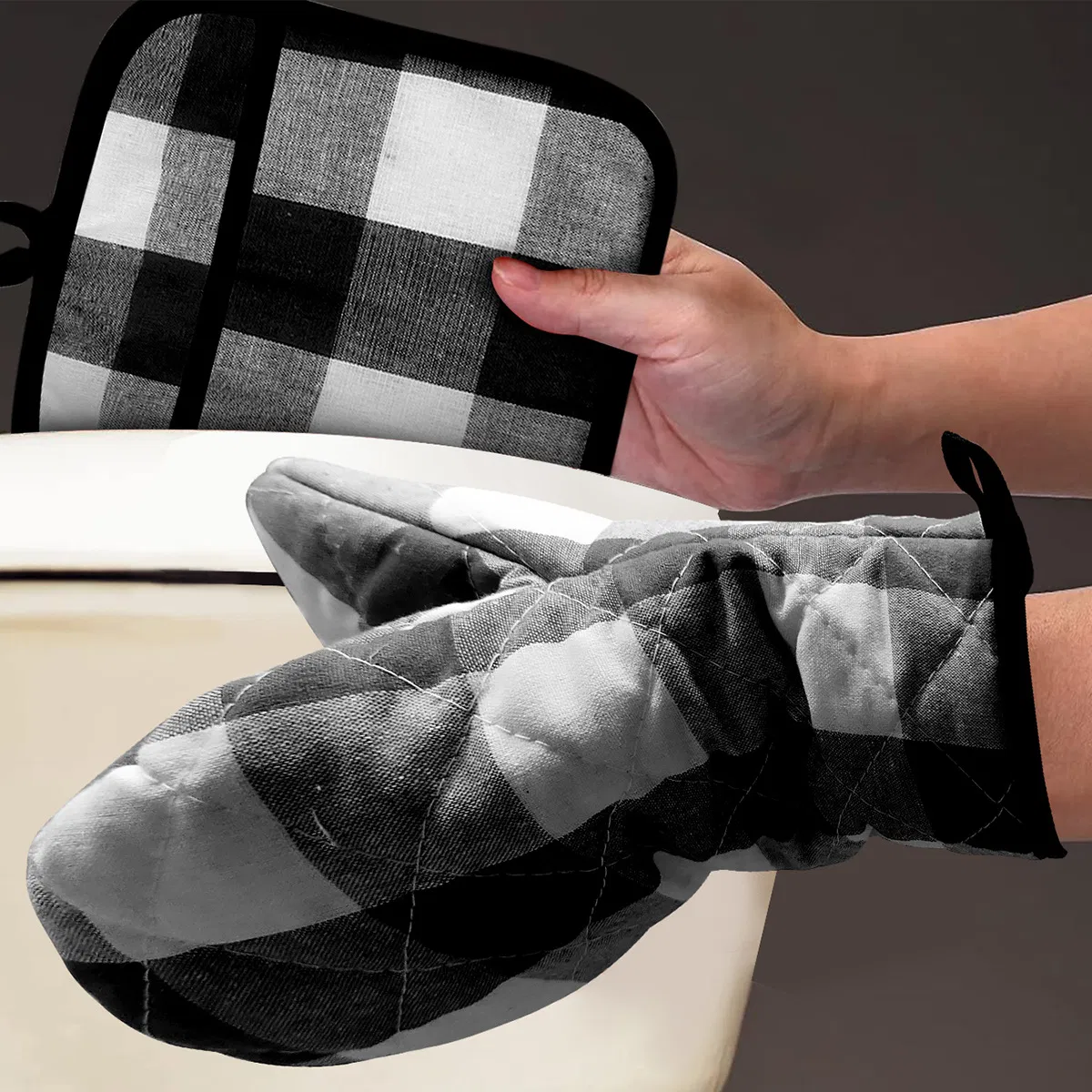 Checkered Red, White and Black Microwave Glove Pads, a Universal Heat Insulation Glove Set for Both Left and Right Hands