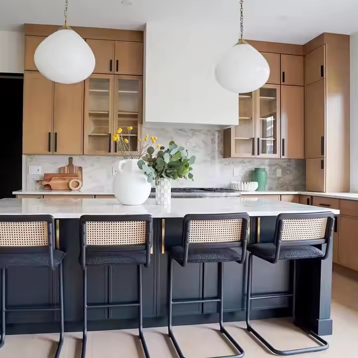 Customizable Solid Wood Kitchen Cabinet with Built-in Wine Rack for Home Bar