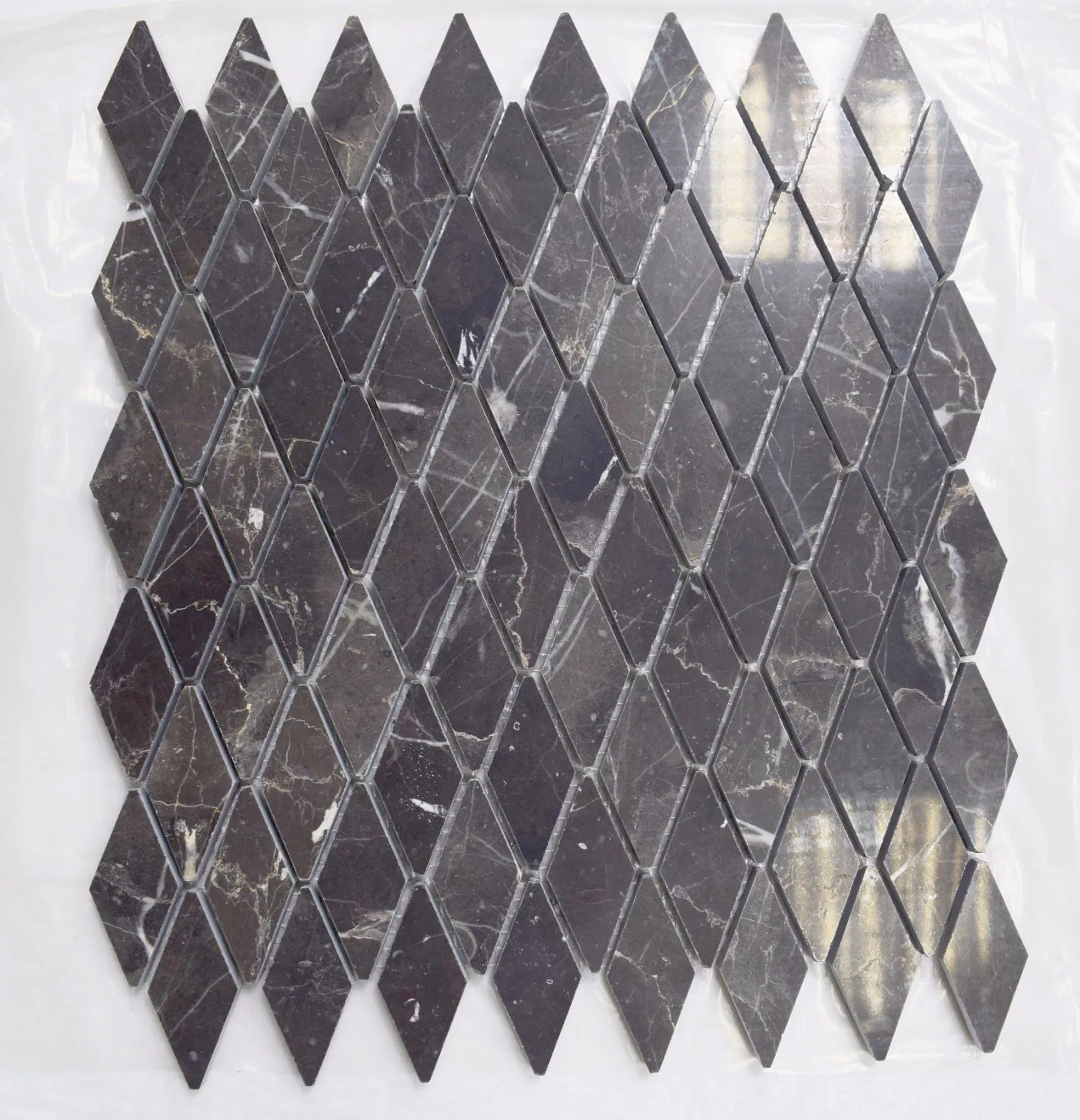 Мозаика Fish Scale из мрамора Emperador для пола и стен