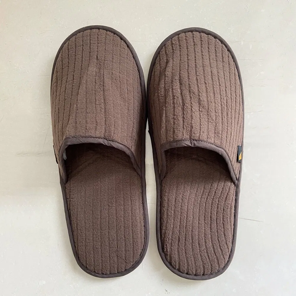 Sponge Sole Material 4mm Sole Thickness Disposable Airplane Travel Embroidered Hotel Slippers