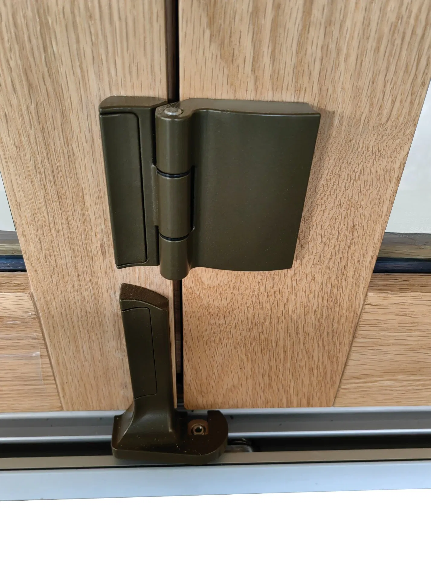 Penjoy Energy Efficient Tempered Glass Custom Solid Wood Bi-Folding Door