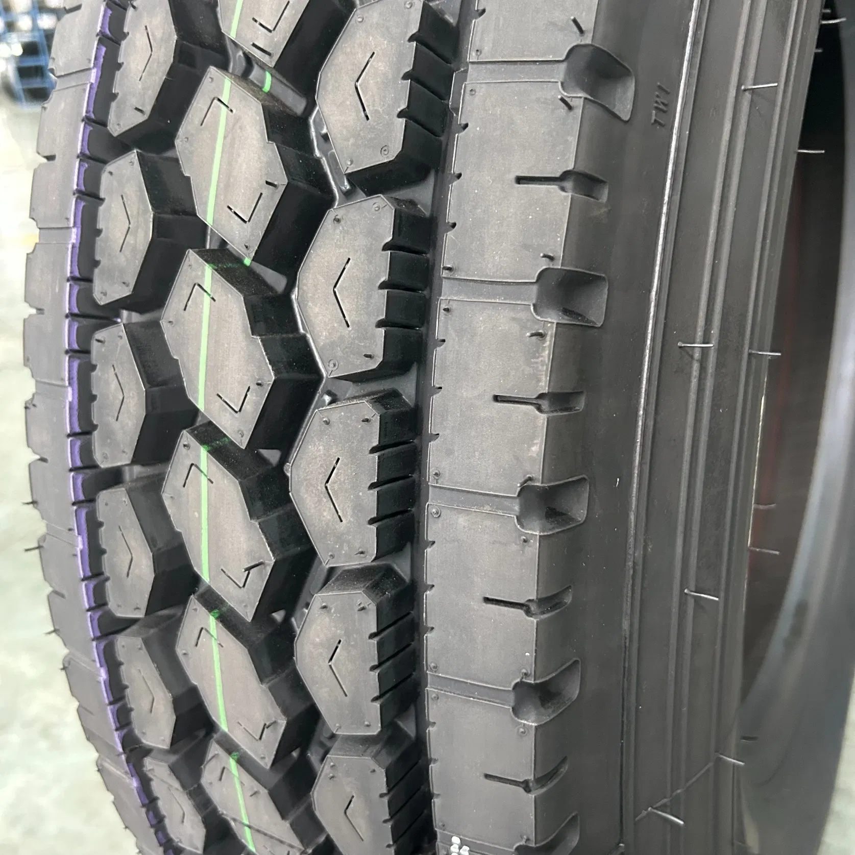Шина радиальная всестальная для грузовиков и автобусов GFT Rider / Semes Brand: для дальних, региональных и внедорожных перевозок, с постоянным качеством, износостойкостью, отличным сцеплением и долговечностью