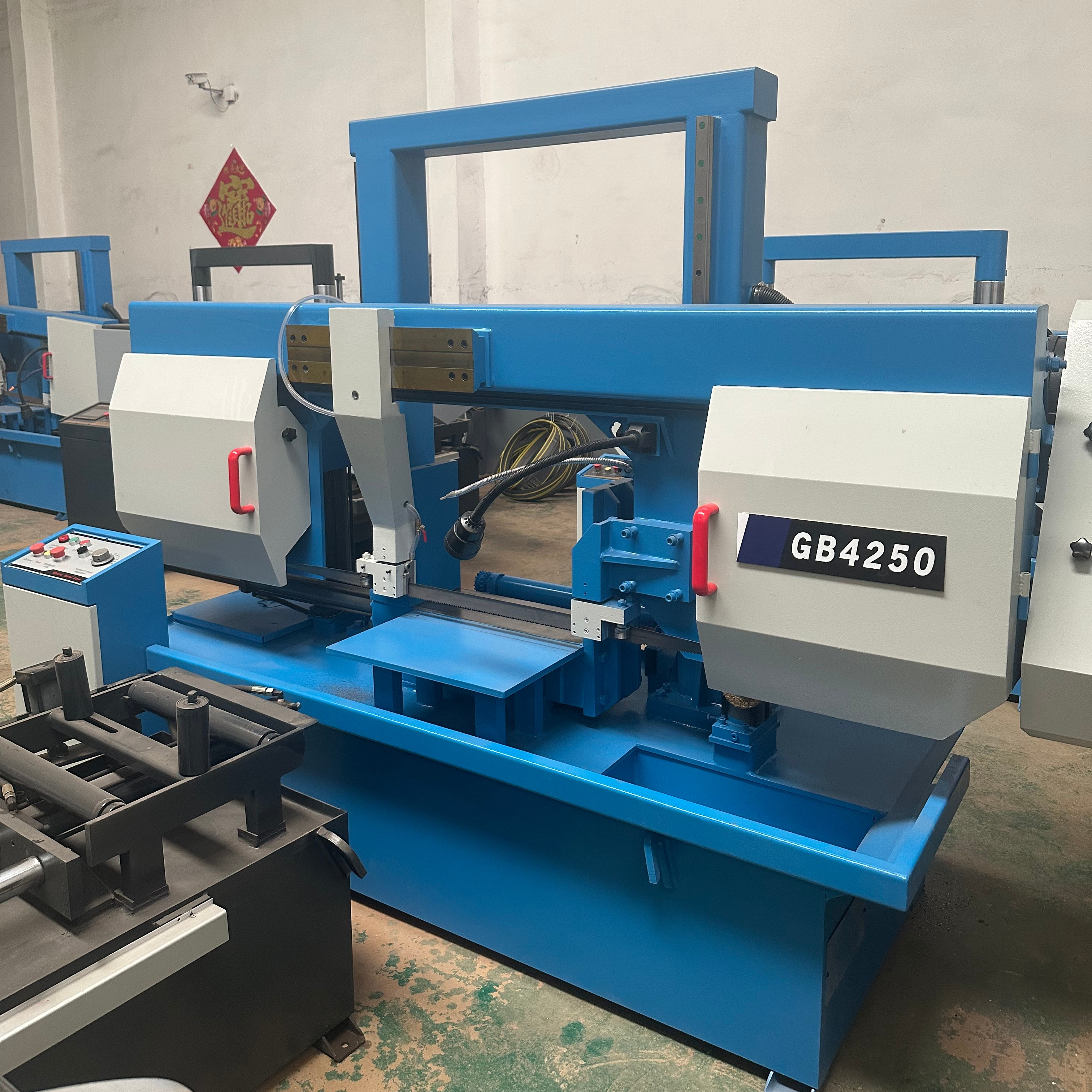 Ленточная пила по металлу ручная гидравлическая промышленная