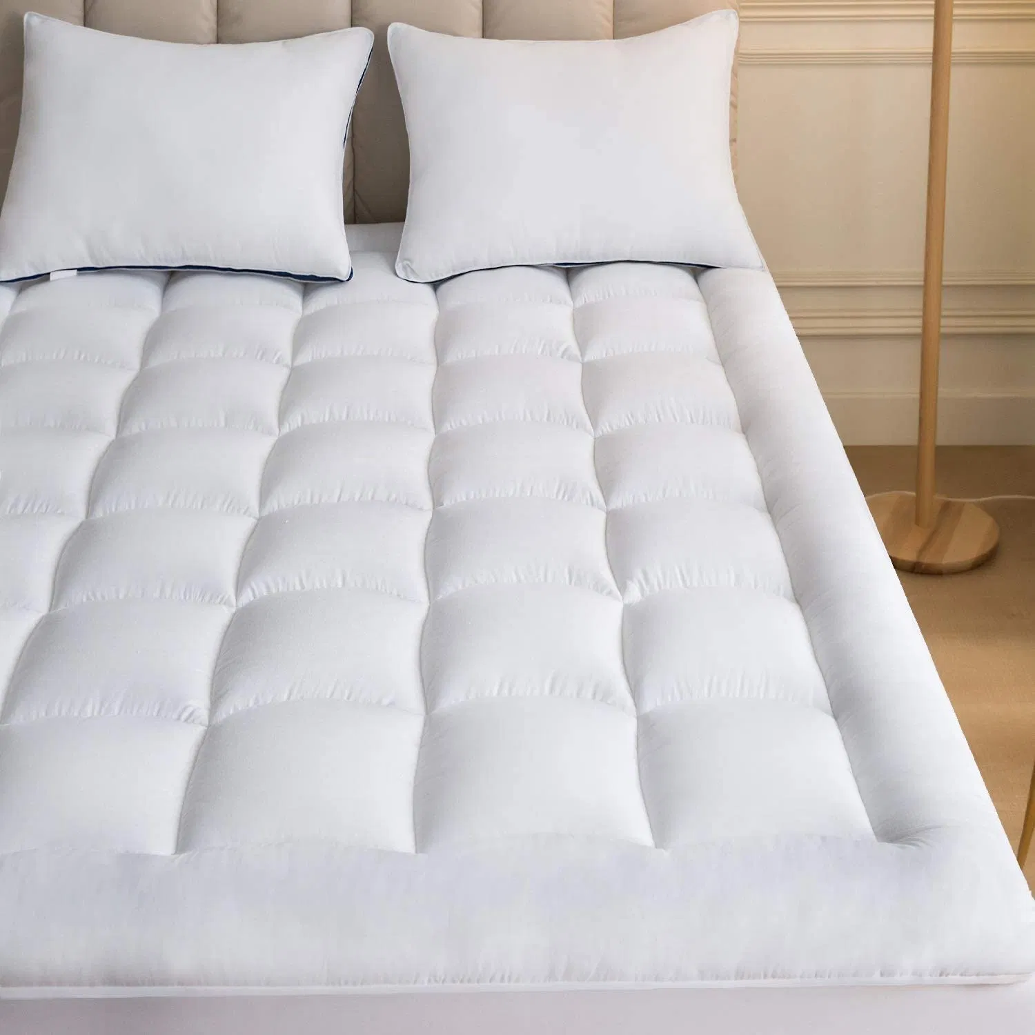 China Manufacturer Combed Cotton Shell Hollow Polyester Fiber Filled Elastic Band Strapped 5cm Height Gusset Bed Mattress Bed Pad Topper