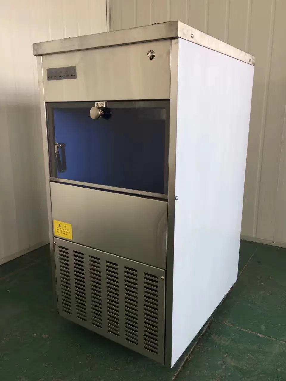 180kg/24h Air Cooling Snowflake Ice Maker Snow Ice Automatic Machine