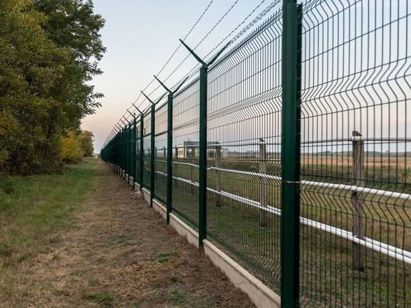 Boundary Wall 3D Bended Galvanized Iron V Wire Mesh Welded Fence PVC Coated Welded Wire Mesh Fence 3D Curved Fencing for Home/Garden/Security Fencing