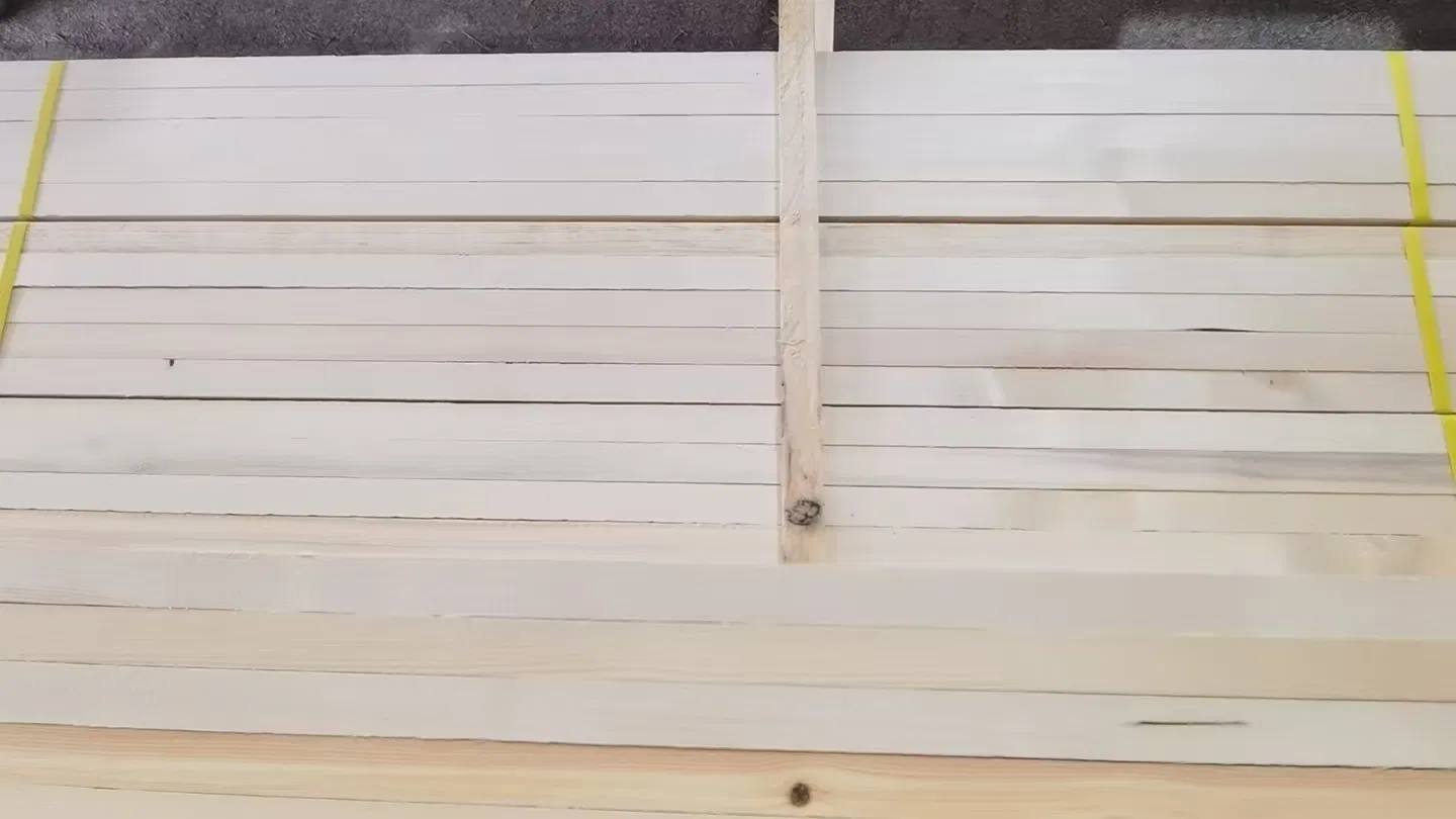 120/150/180/200mm Spruce Sawn Timber - Customized Pine Timber for Building Projects