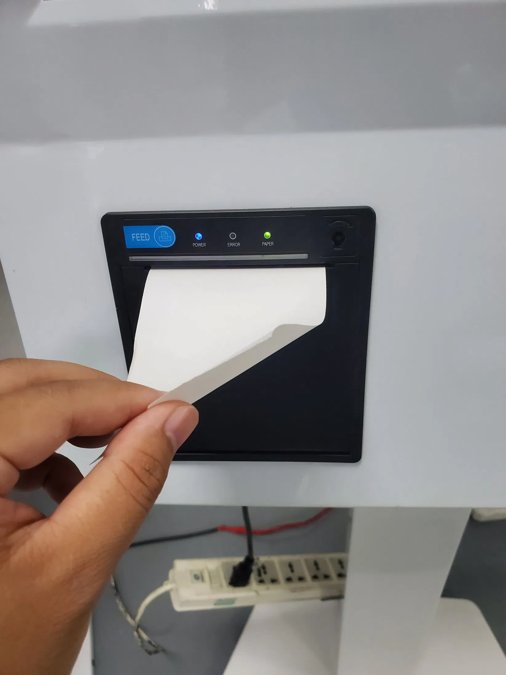 32 Inch Touch Screen Payment Kiosk NFC Card Reader Self Service Kiosk Bar Code Reader