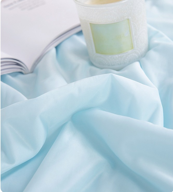 Luxury Summer Cozy Comforter Thin Soft Cold Feeling Bed Air Conditioning Quilt for Hotel Home Cooling Bedding