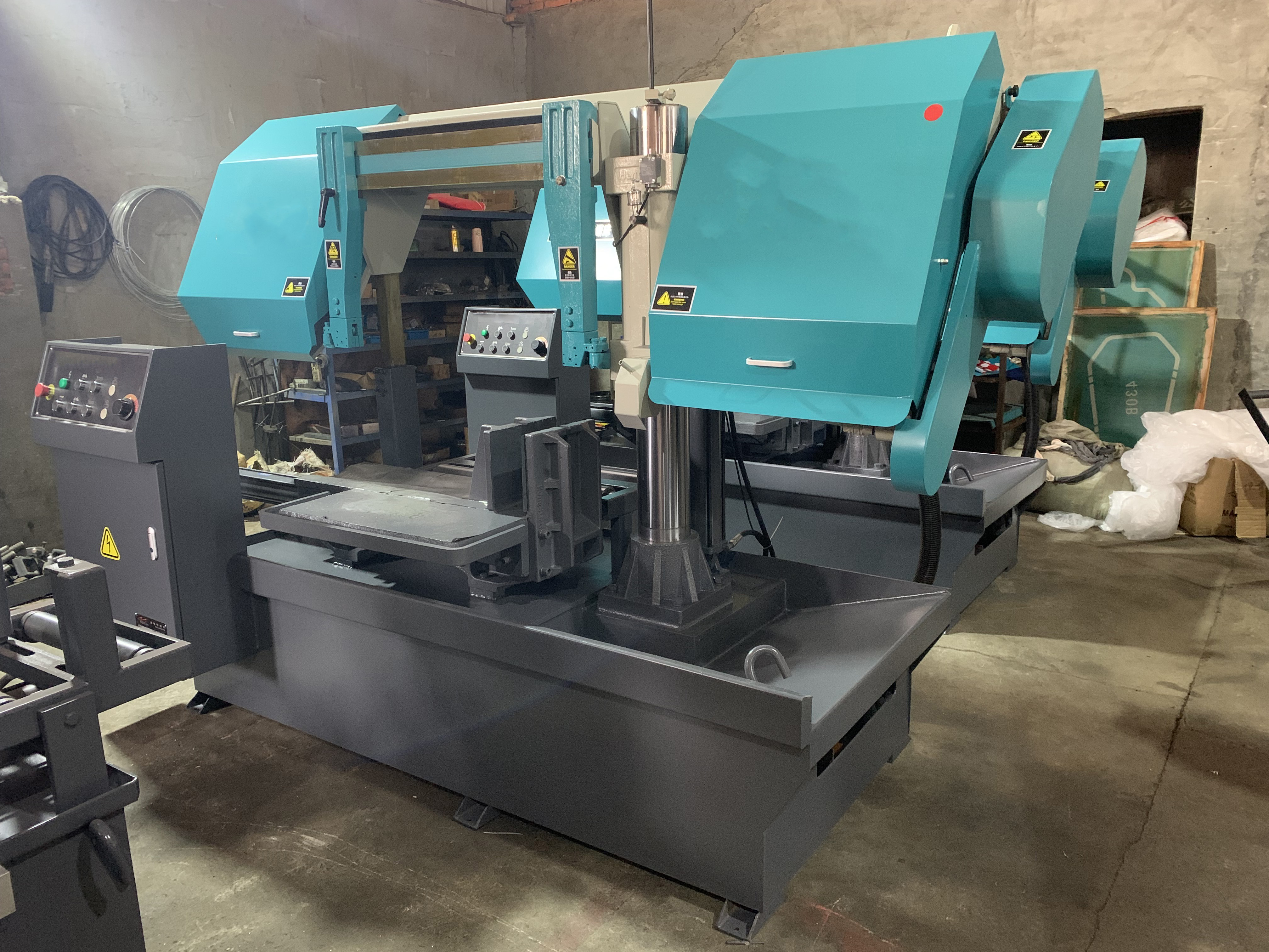 Станок ленточнопильный горизонтальный полуавтоматический по металлу G4242