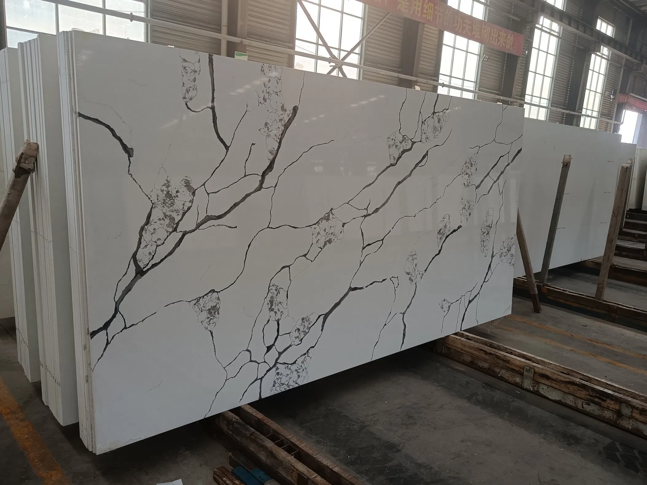 China White Calacatta Quartz Stone Slab with Black Veins