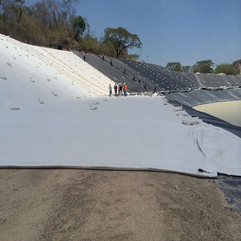 Bentonite Geosynthetic Clay for Landfill Gcl Waterproof Blanket