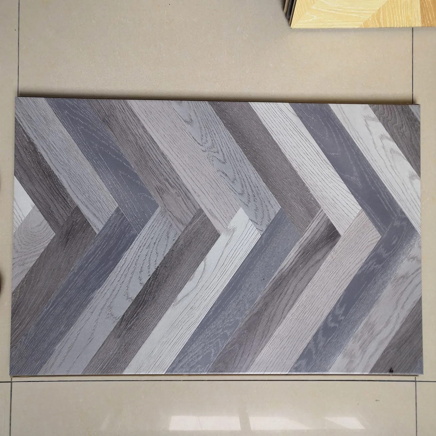 Luxury Oak Laminated Indoor Herringbone Hardwood Interlocking Flooring