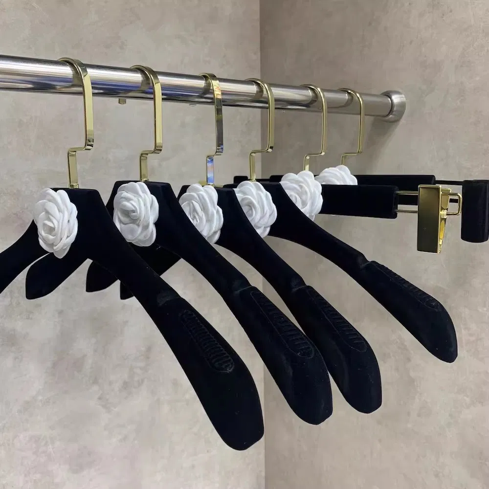 Вешалка для одежды Velvet Flocking с логотипом