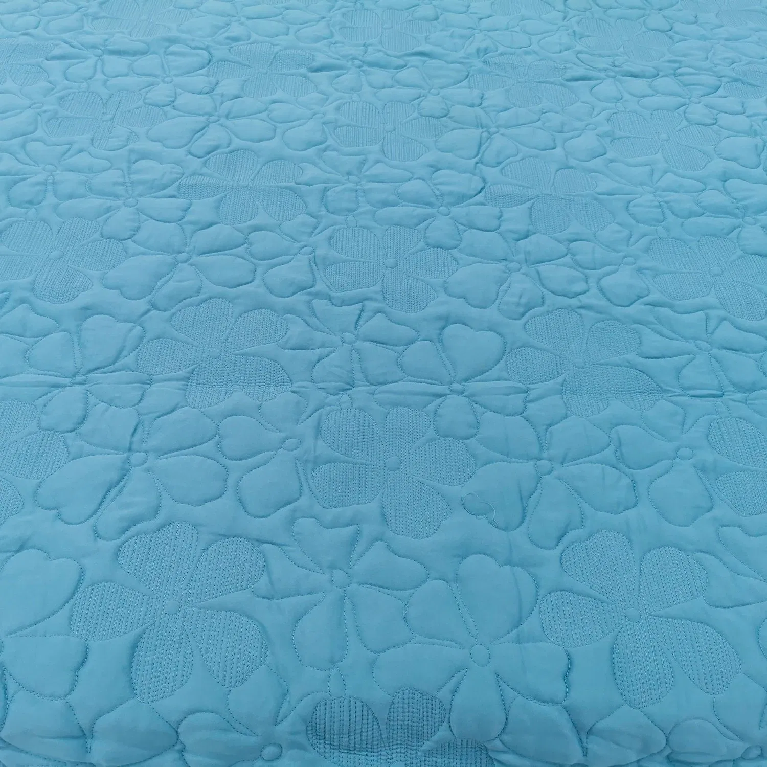 Sewing Embroidering Microfiber Wholesale Bedspread Quilt with Best Price