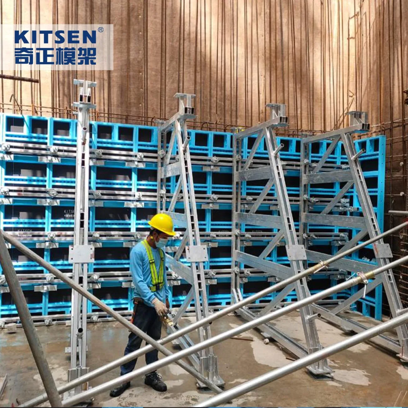 Aluminum Frame Formwork for Large-Scale Concrete Wall/Column Construction with Plywood