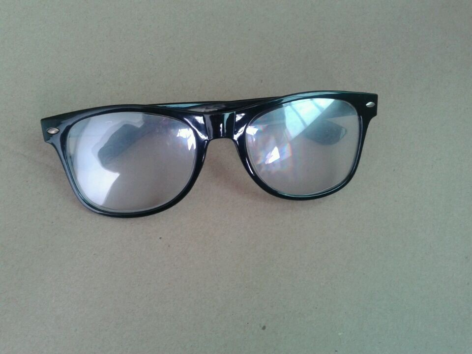 Factory Price Custom Design Love Heart/ Snowman/ Christmas Tree Diffraction Glasses