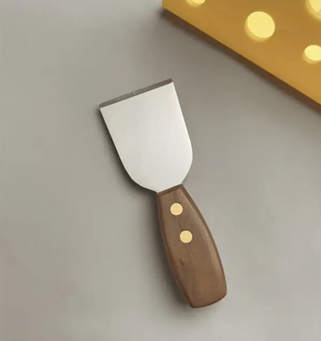 Набор из 4 ножей для сыра с ручкой из акации