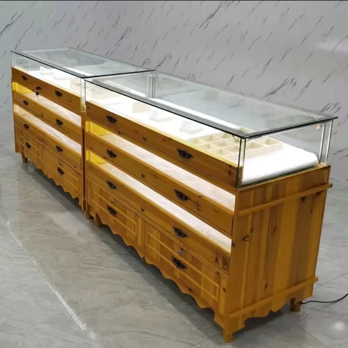 Luxury Wrist Watch Display Showcase Cabinet Display Jewelry Rack Classical Jewelry Display Stand