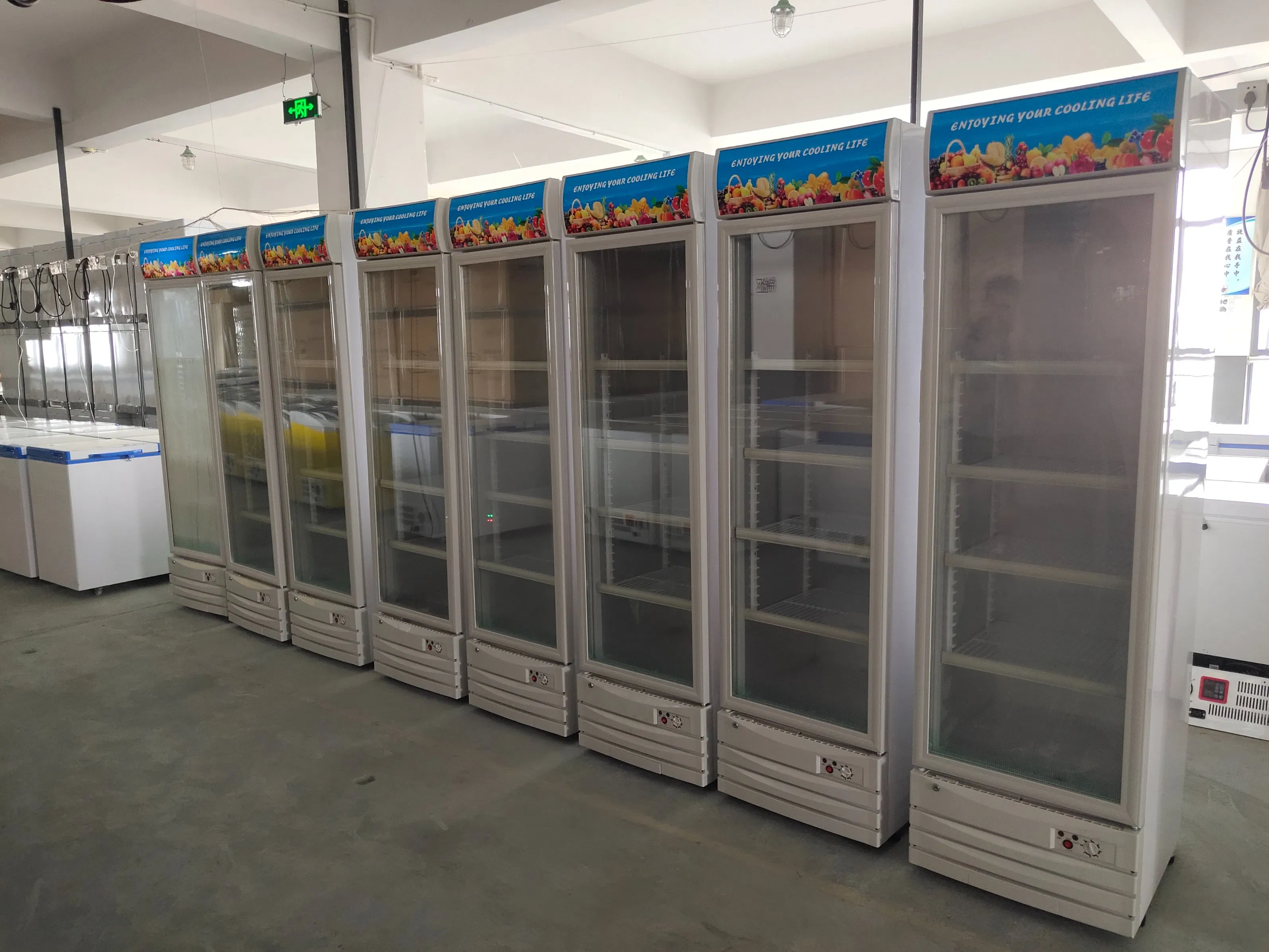 LC-300 Solar Glass Display Showcase for Cold Beverage